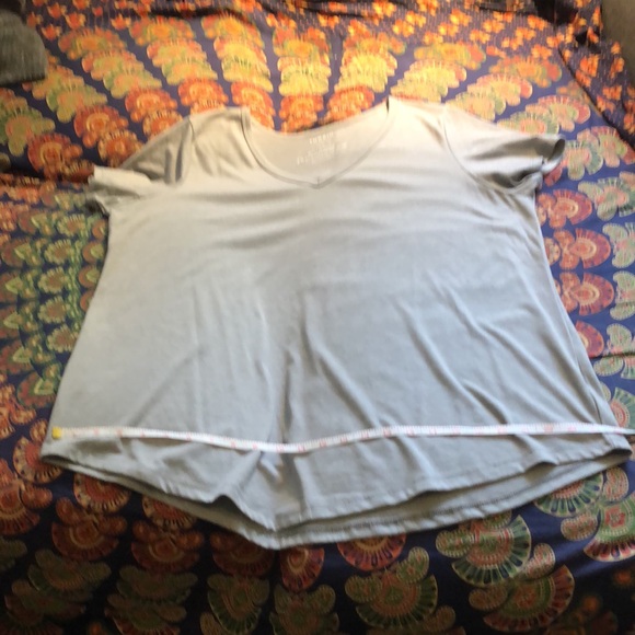 NWOT Torrid Size 2 Classic V Neck Tees - Picture 7 of 11